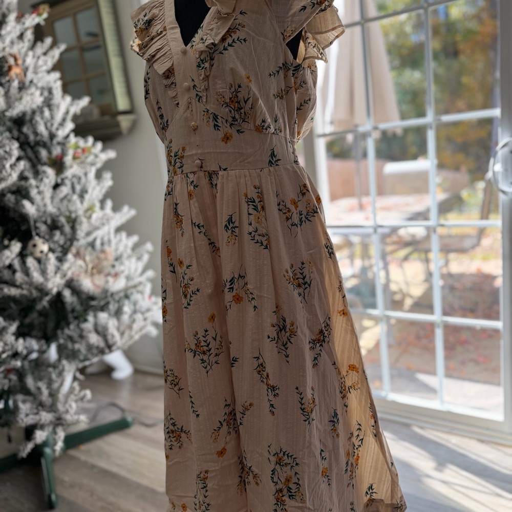 LC Lauren Conrad Cream Floral Midi Dress - Picture 4 of 7